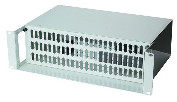 Panel de parches de fibra óptica para el proyecto FTTH y FTTC con buen precio YH22